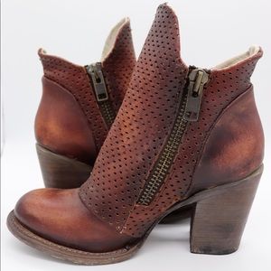 Steve Madden Freebird, Booties